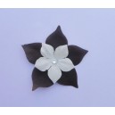 Pin's fleur de soie ivoire chocolat Sanaa
